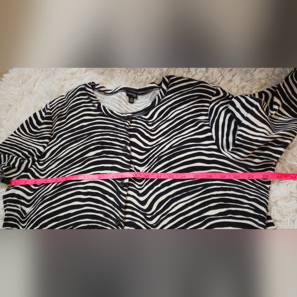 Rafaella Black & White Zebra Print Long Sleeve Cardigan Sweater-Size 1X - Picture 4 of 6